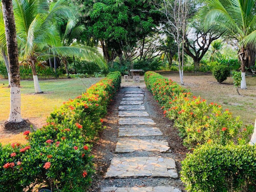 Hotel Getaways At Pueblo Real Quepos Exteriér fotografie